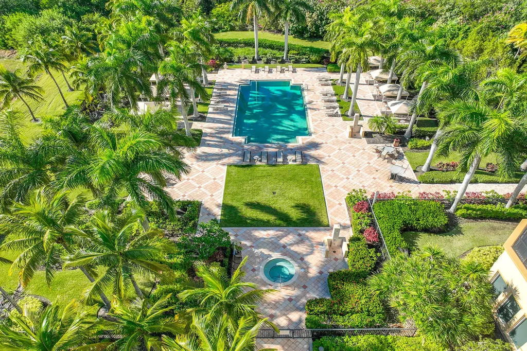 1065 Borghese Lane Naples FL 34114