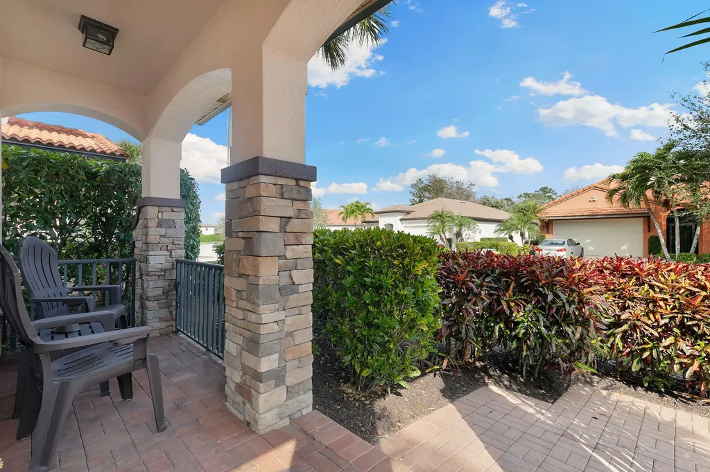 1244 Manado Drive Naples FL 34113