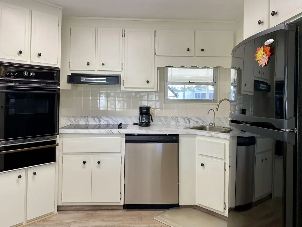 22 Henderson Drive Naples FL 34114