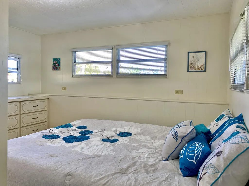 22 Henderson Drive Naples FL 34114