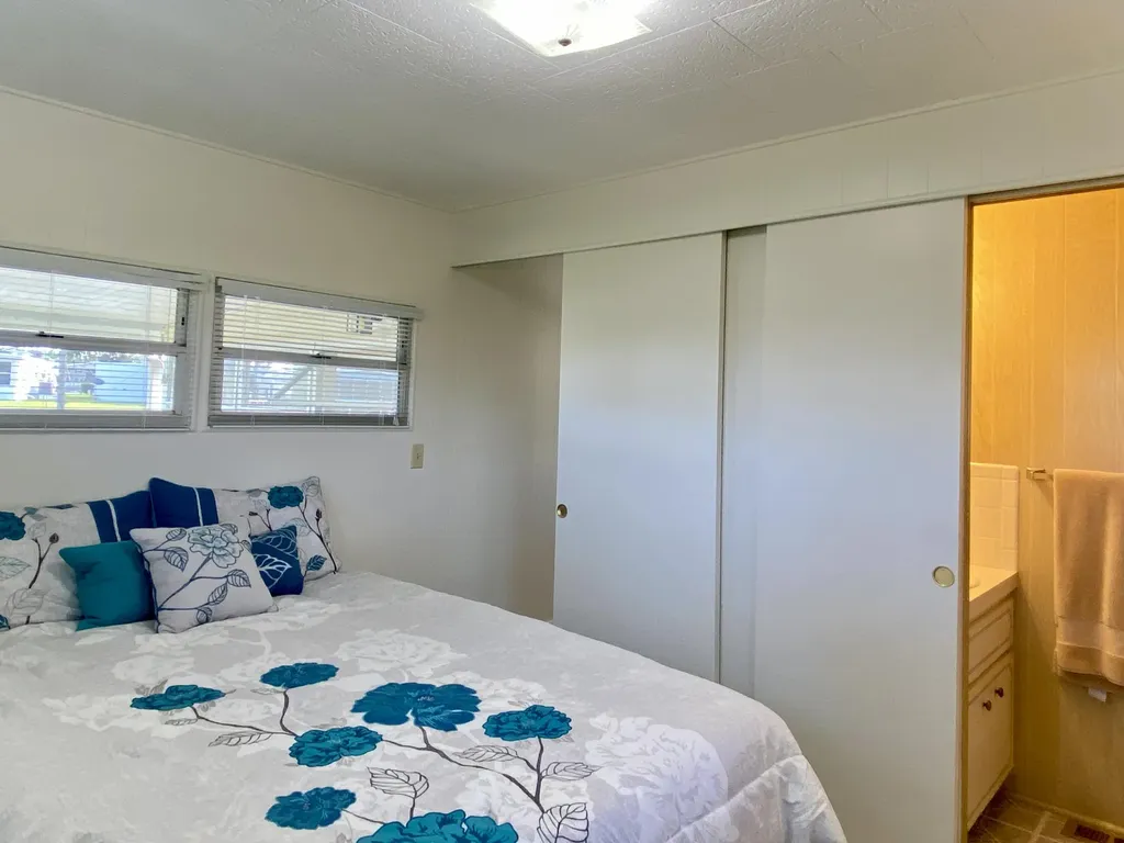 22 Henderson Drive Naples FL 34114