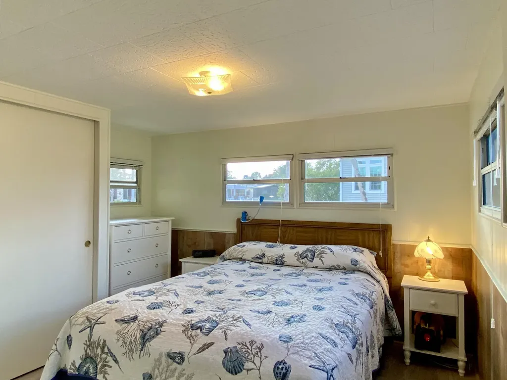 22 Henderson Drive Naples FL 34114