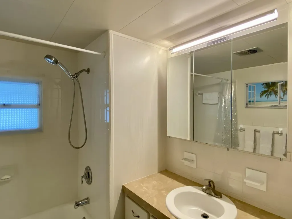 22 Henderson Drive Naples FL 34114