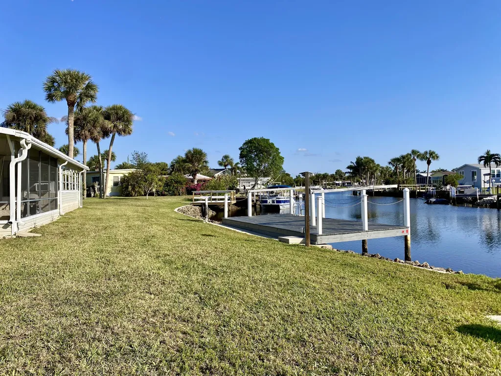 22 Henderson Drive Naples FL 34114