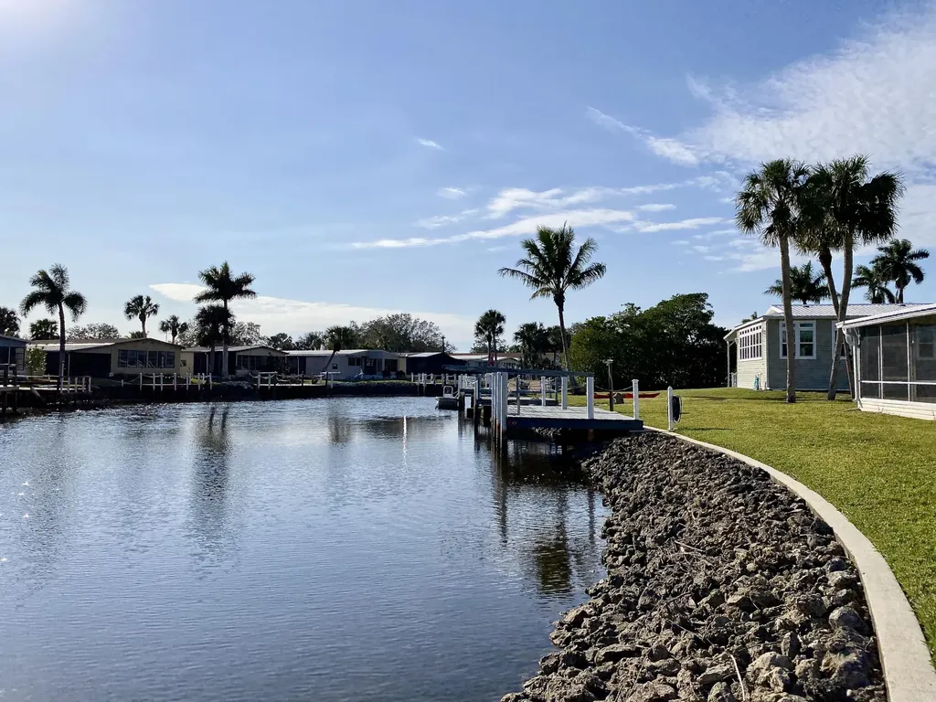 22 Henderson Drive Naples FL 34114