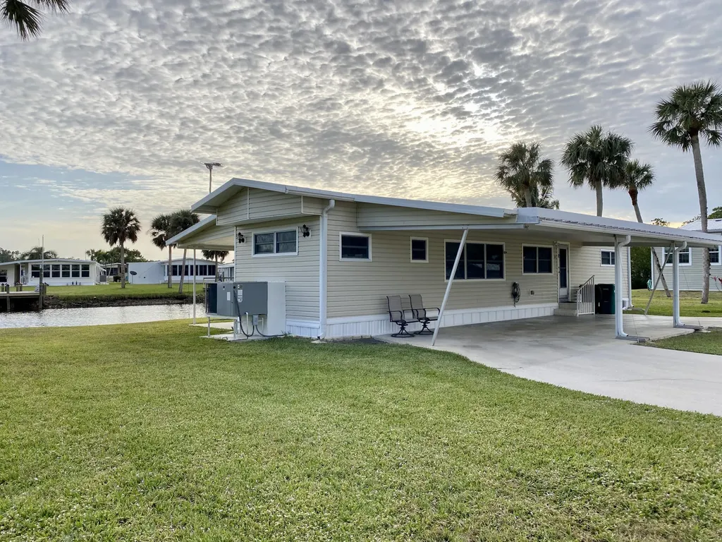 22 Henderson Drive Naples FL 34114