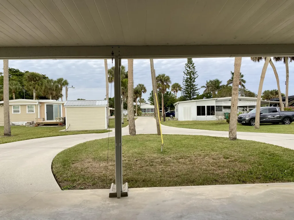 22 Henderson Drive Naples FL 34114