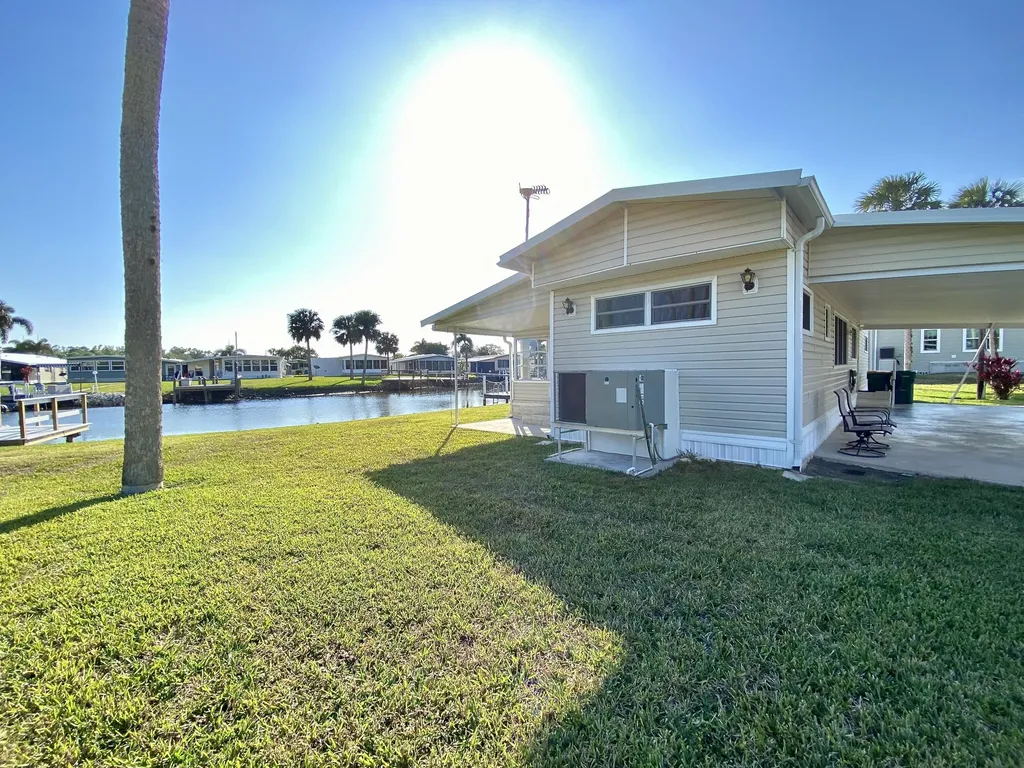 22 Henderson Drive Naples FL 34114