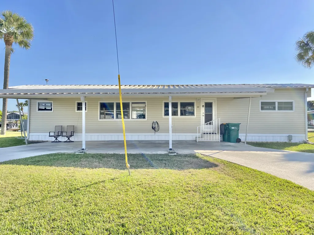 22 Henderson Drive Naples FL 34114