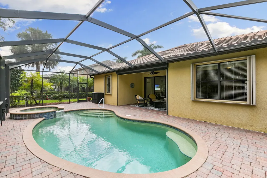 3915 Treasure Cove Circle Naples FL 34114
