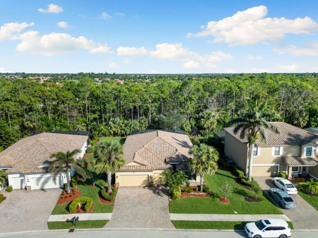3915 Treasure Cove Circle Naples FL 34114