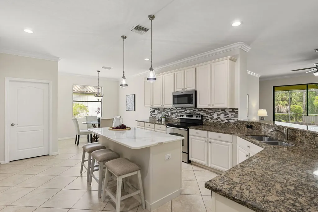 3915 Treasure Cove Circle Naples FL 34114