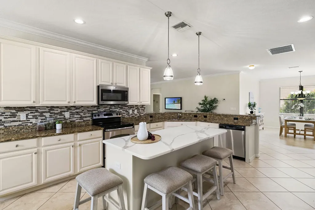 3915 Treasure Cove Circle Naples FL 34114