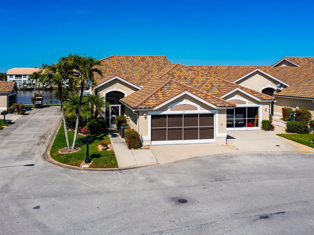 317 Stella Maris Drive S Naples FL 34114