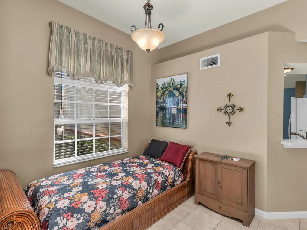 25058 Peacock Naples FL 34114