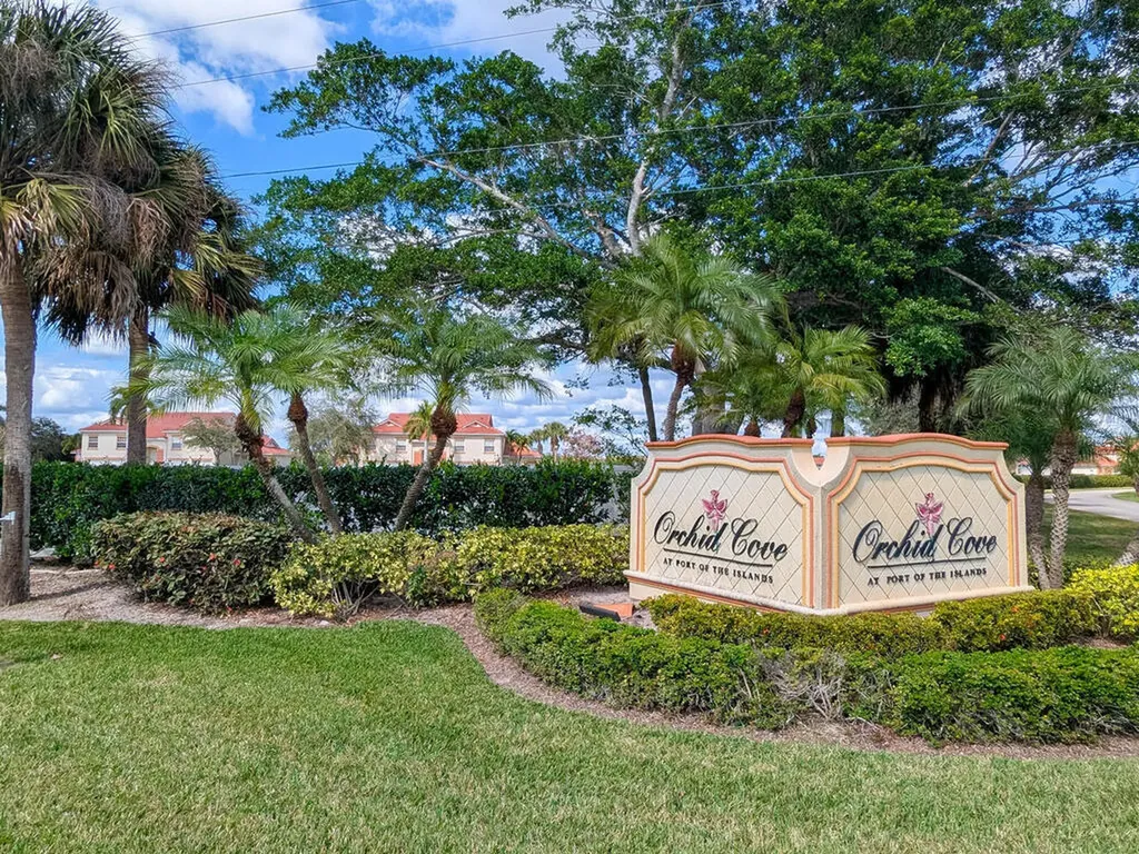 25058 Peacock Naples FL 34114