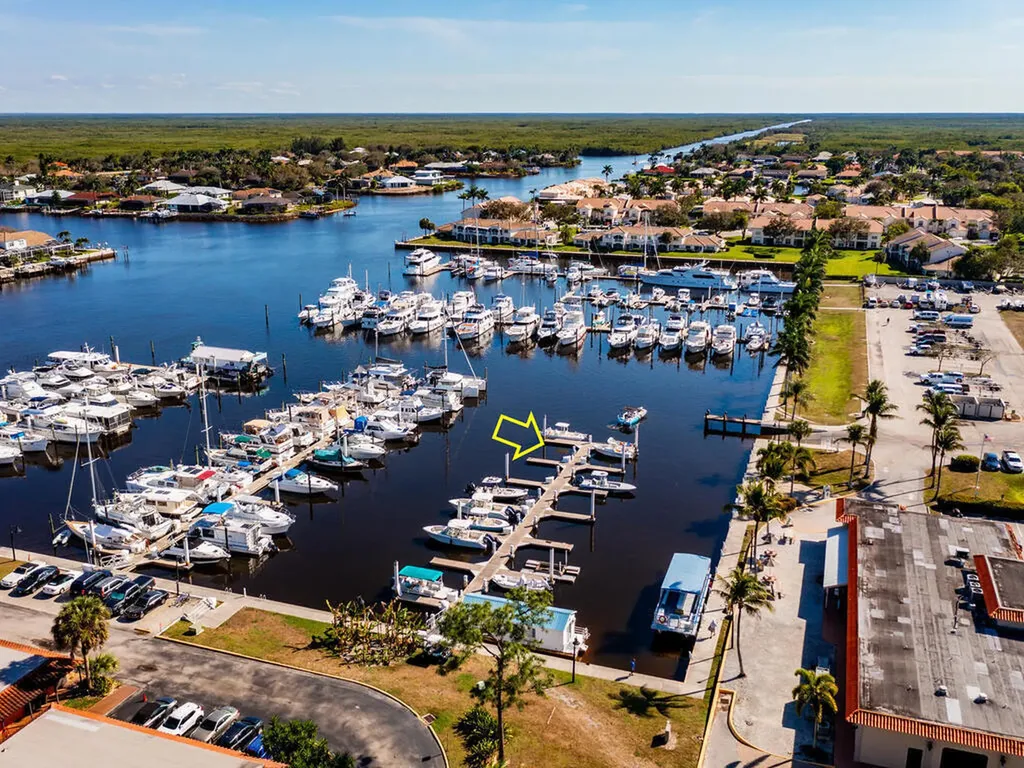 525 Newport Drive Naples FL 34114