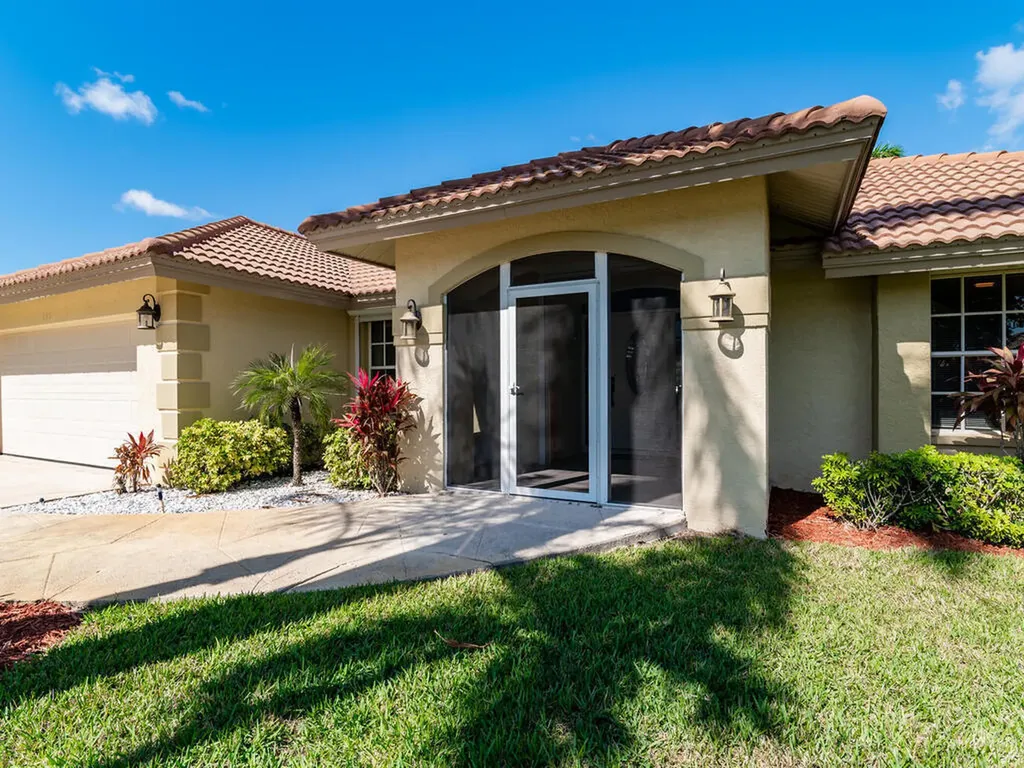 111 Morning Star Cay Naples FL 34114