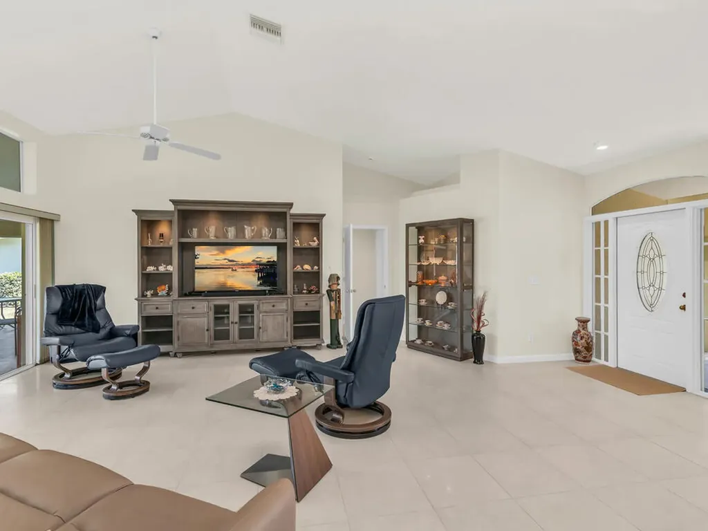 111 Morning Star Cay Naples FL 34114