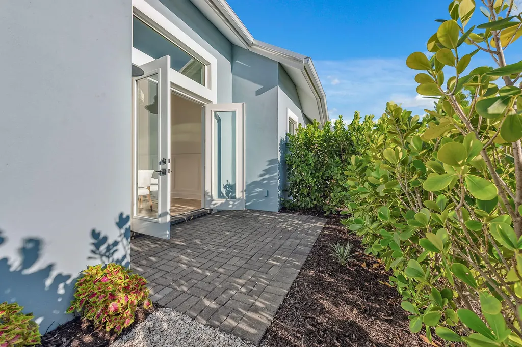 6273 Negril Isle Drive Naples FL 34113