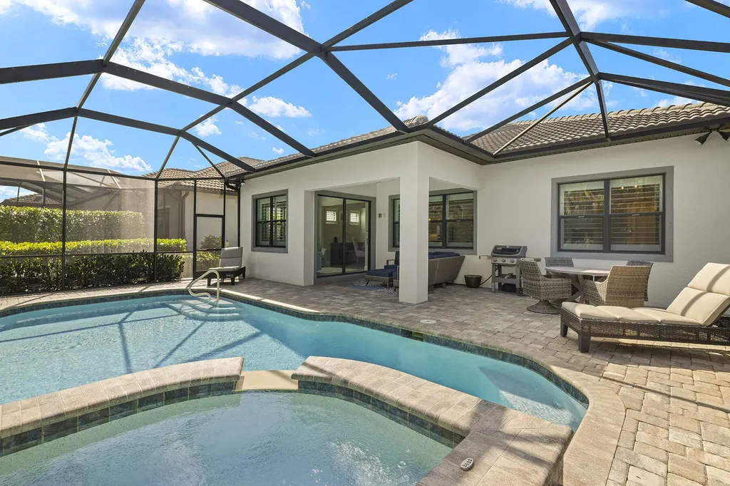 9404 Night Heron Lane Naples FL 34120