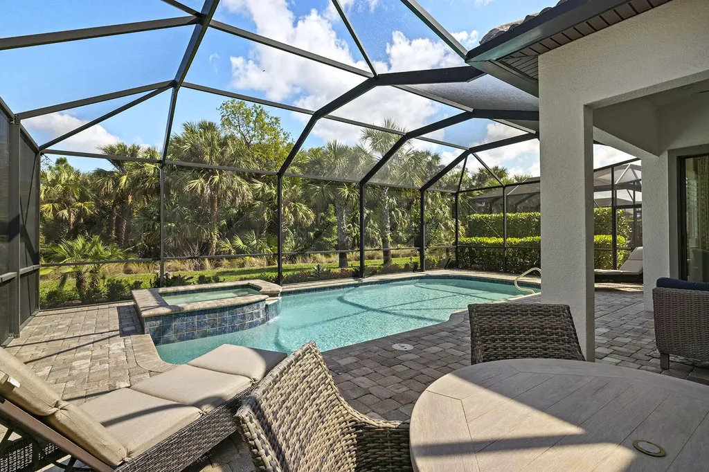 9404 Night Heron Lane Naples FL 34120