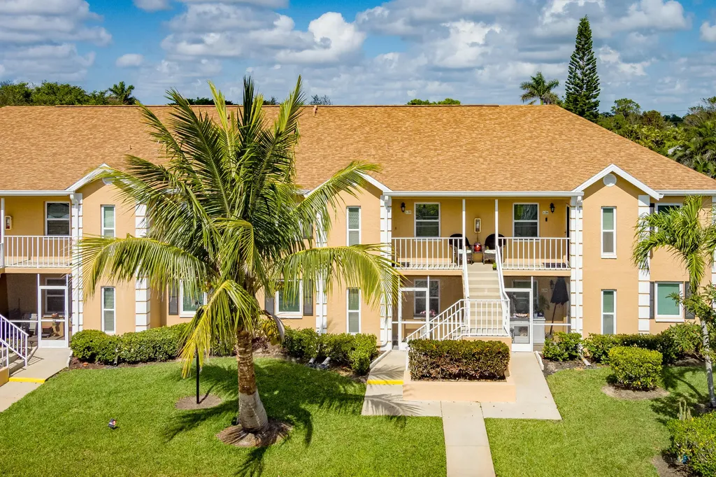 1850 W Crown Pointe Boulevard Naples FL 34112