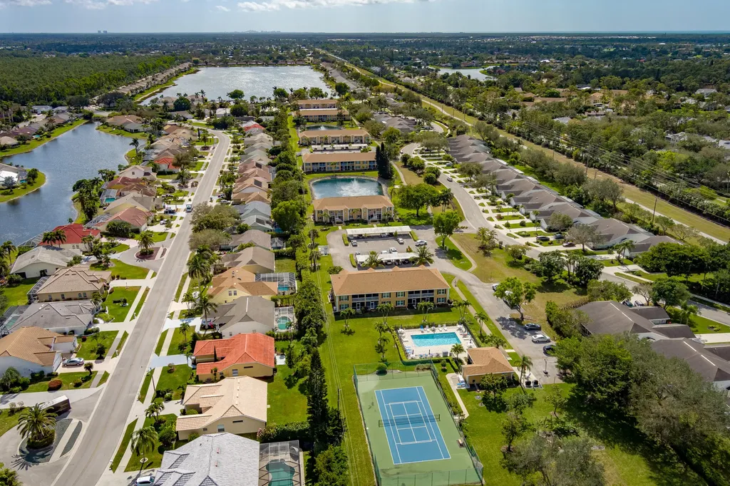 1850 W Crown Pointe Boulevard Naples FL 34112