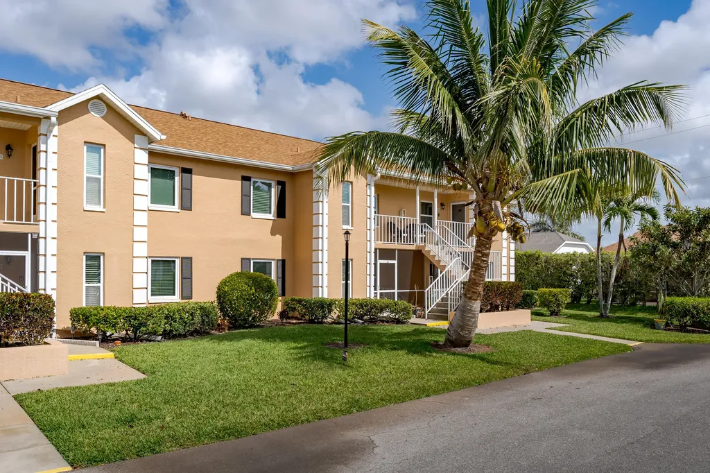 1850 W Crown Pointe Boulevard Naples FL 34112