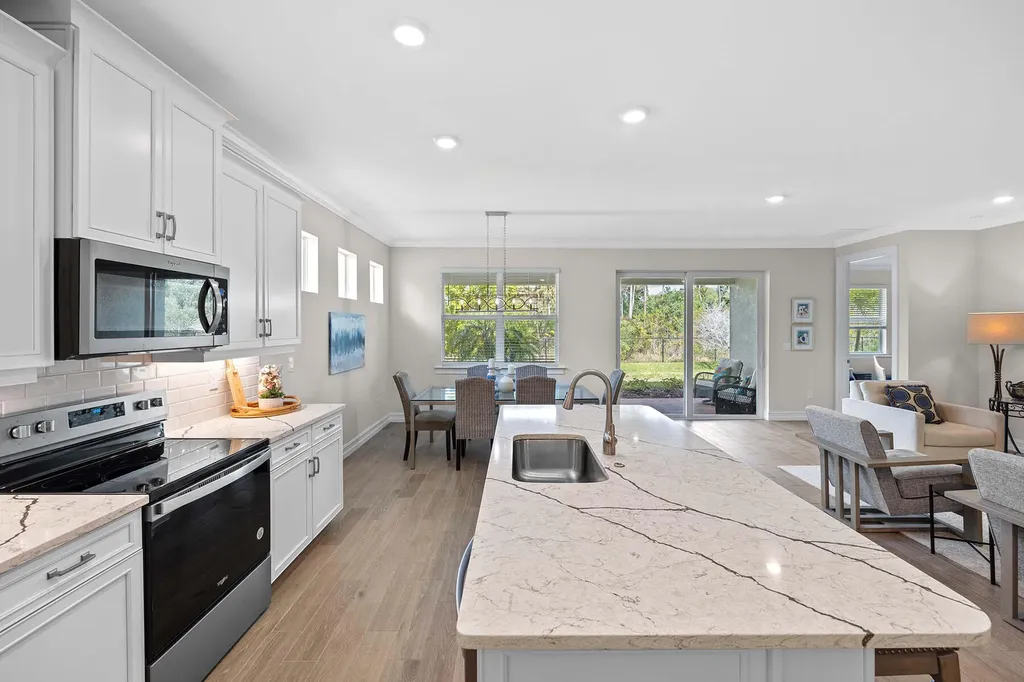 382 Deauville Naples FL 34114