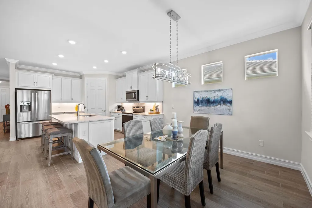 382 Deauville Naples FL 34114