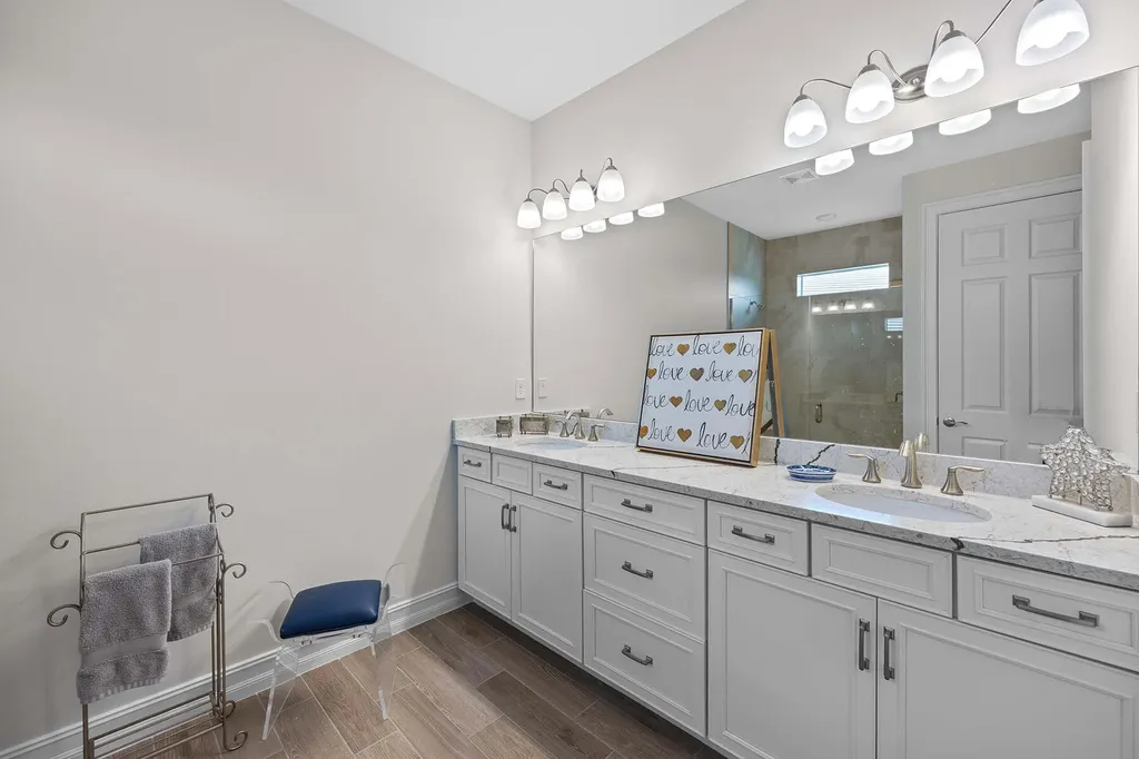 382 Deauville Naples FL 34114