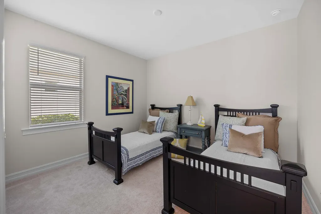 382 Deauville Naples FL 34114