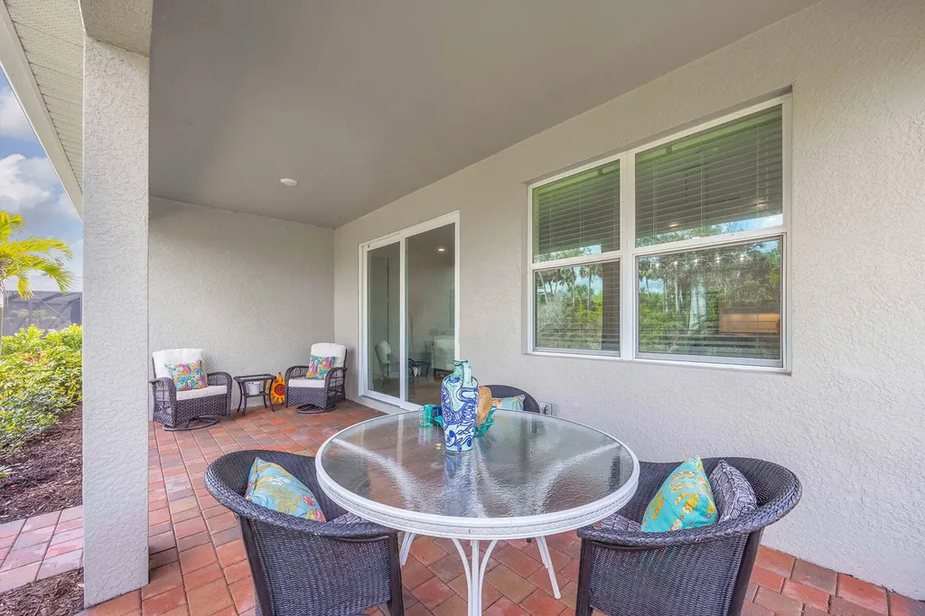 382 Deauville Naples FL 34114