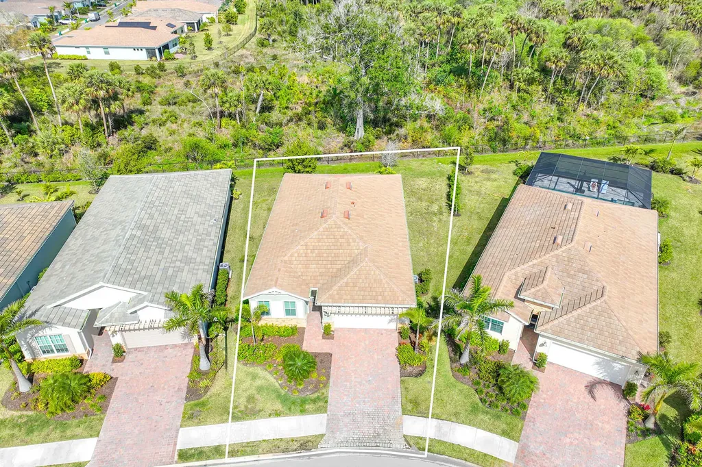 382 Deauville Naples FL 34114