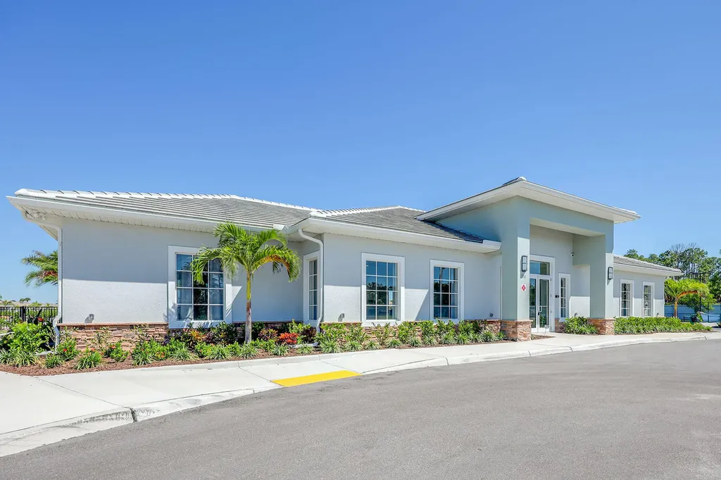 382 Deauville Naples FL 34114