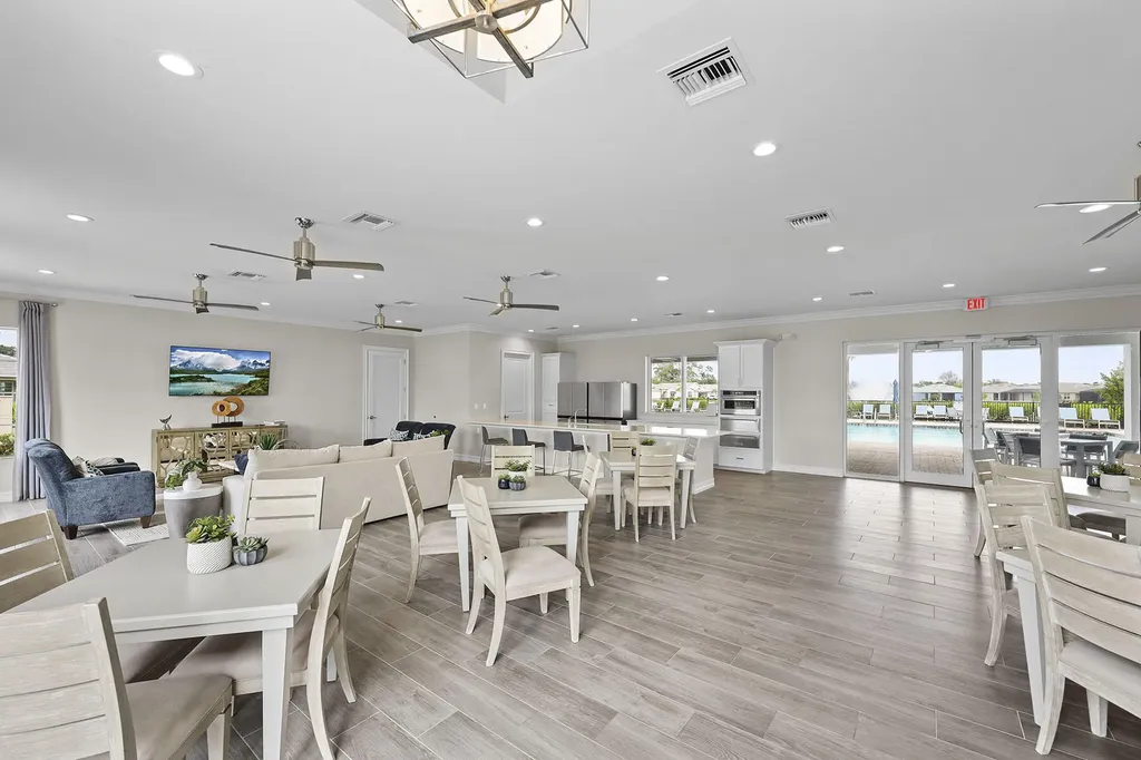 382 Deauville Naples FL 34114