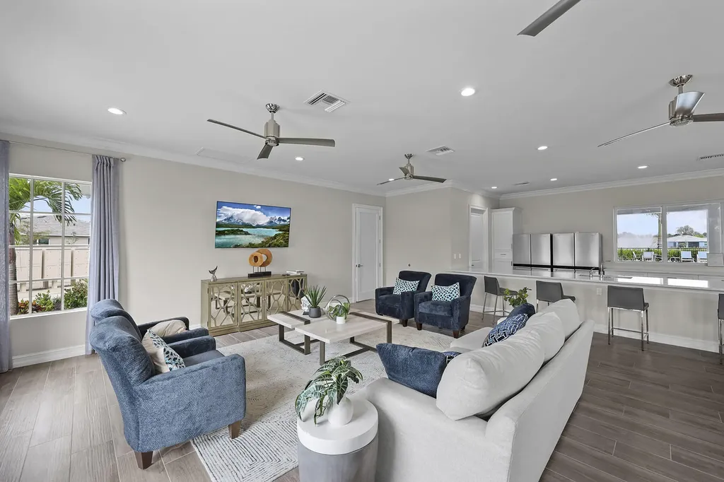 382 Deauville Naples FL 34114