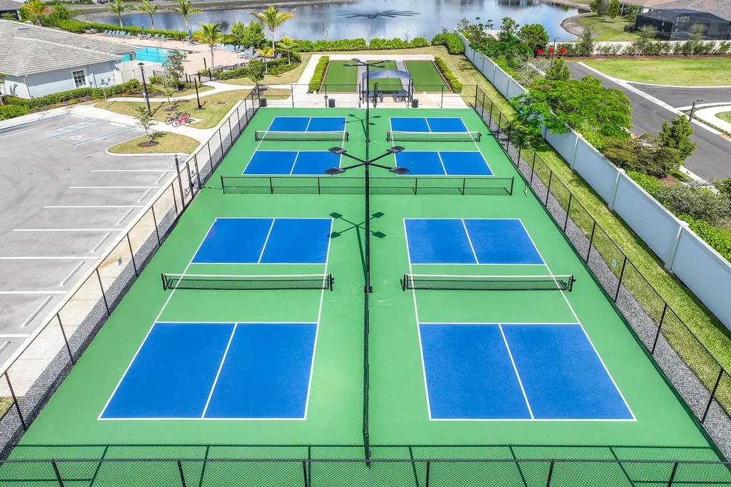 382 Deauville Naples FL 34114