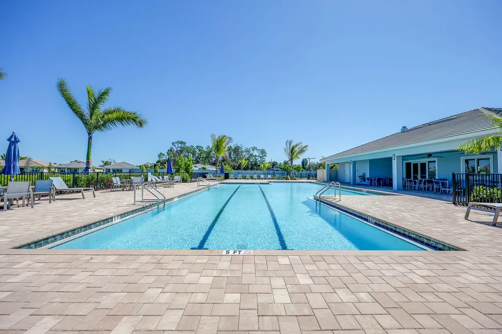 382 Deauville Naples FL 34114