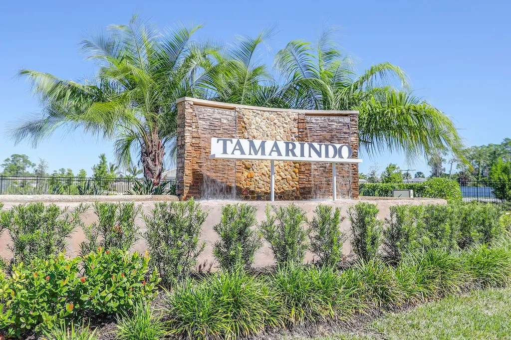 382 Deauville Naples FL 34114