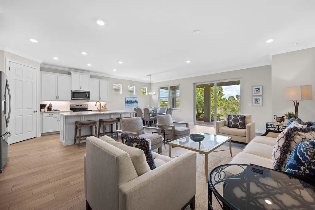 382 Deauville Naples FL 34114