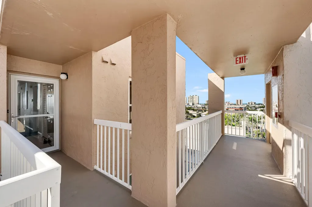 901 Collier Court Marco Island FL 34145