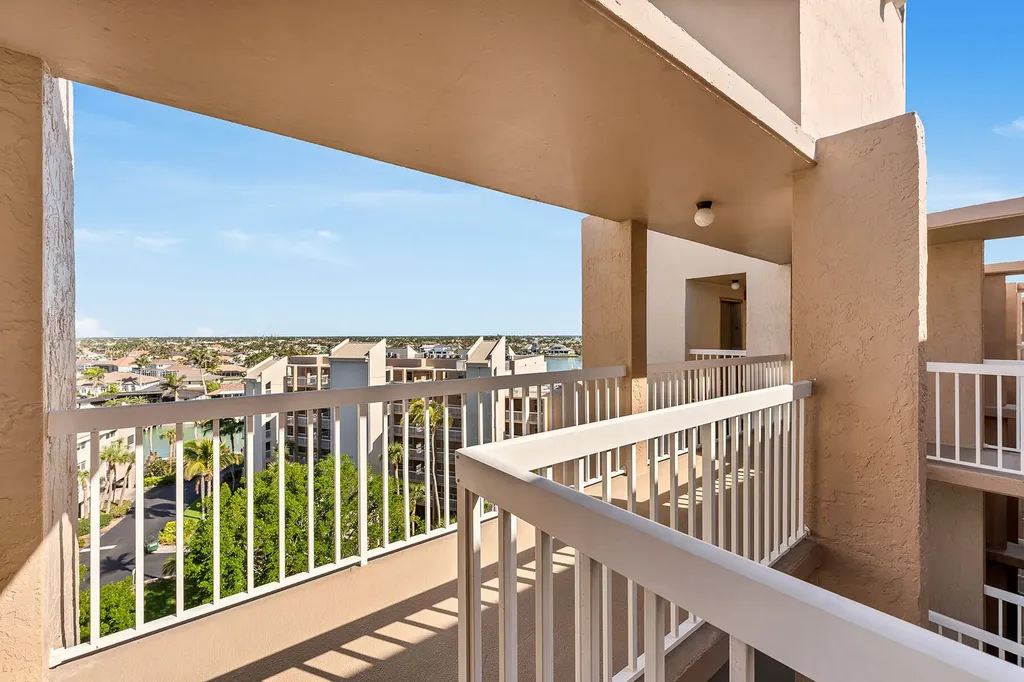 901 Collier Court Marco Island FL 34145