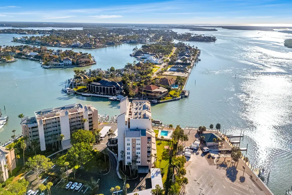 901 Collier Court Marco Island FL 34145