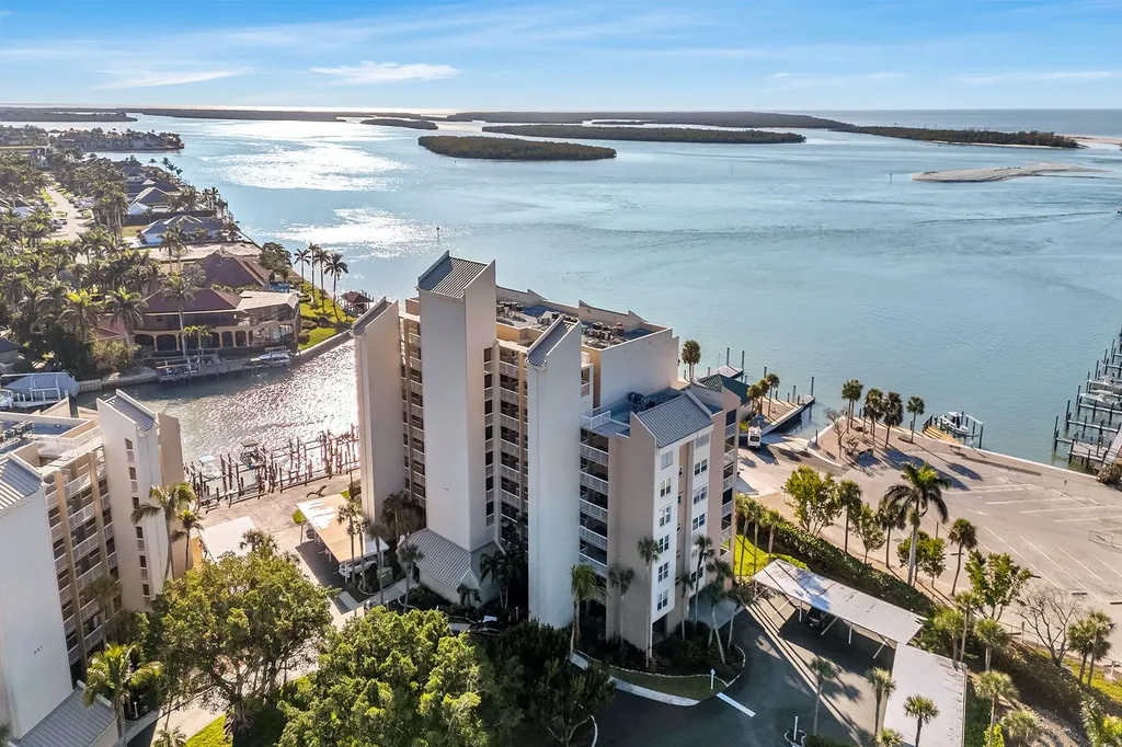 901 Collier Court Marco Island FL 34145