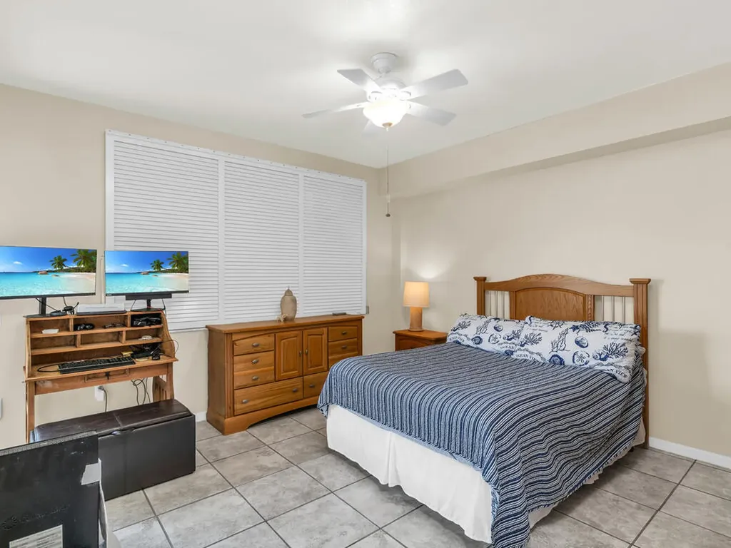 338 Newport Drive Naples FL 34114