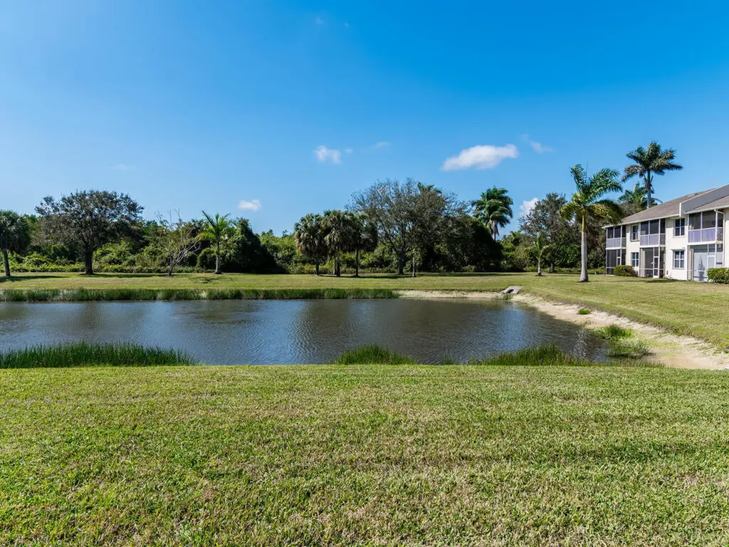 338 Newport Drive Naples FL 34114