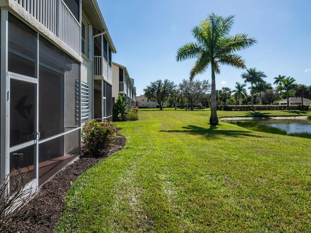 338 Newport Drive Naples FL 34114