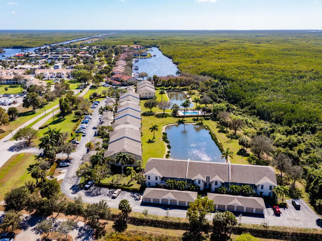 338 Newport Drive Naples FL 34114